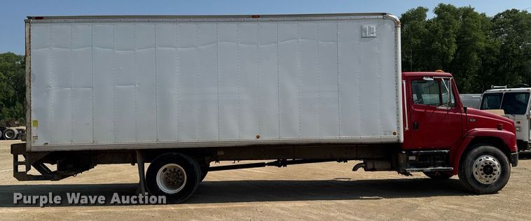 image for item DV2738 2000 Freightliner FL70 box truck