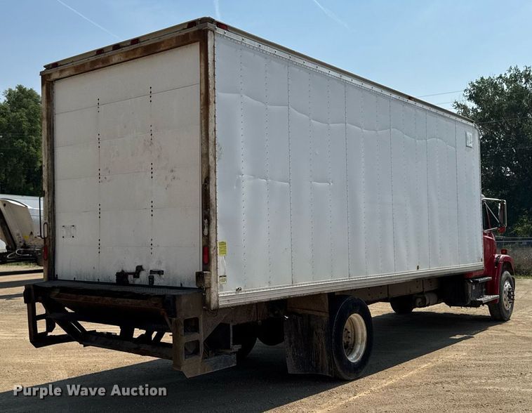 image for item DV2738 2000 Freightliner FL70 box truck