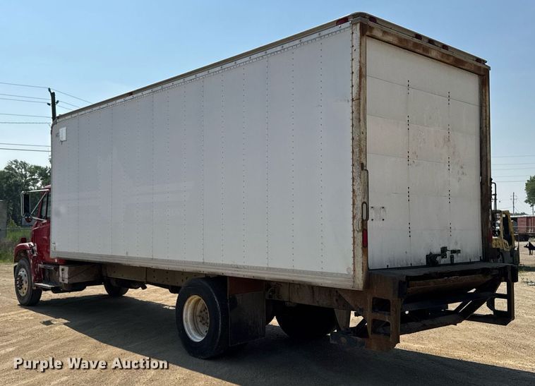 image for item DV2738 2000 Freightliner FL70 box truck