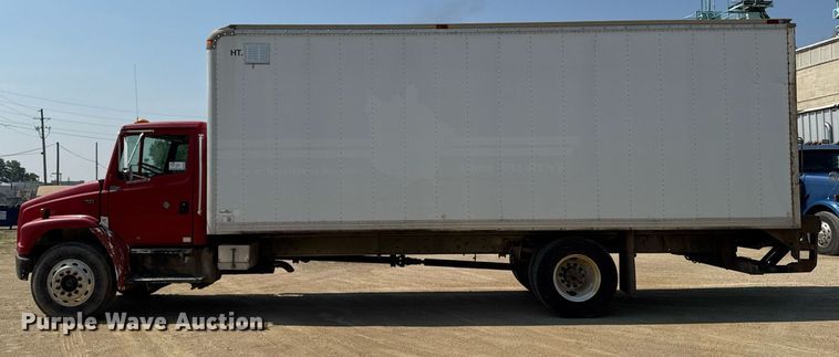 image for item DV2738 2000 Freightliner FL70 box truck