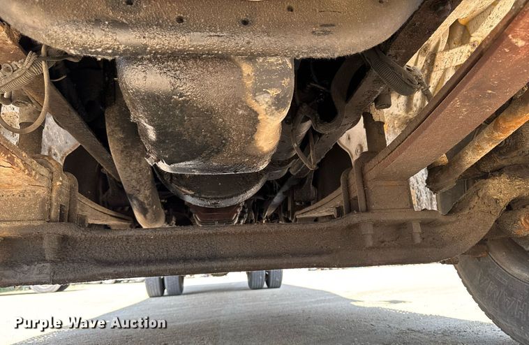 image for item DV2738 2000 Freightliner FL70 box truck