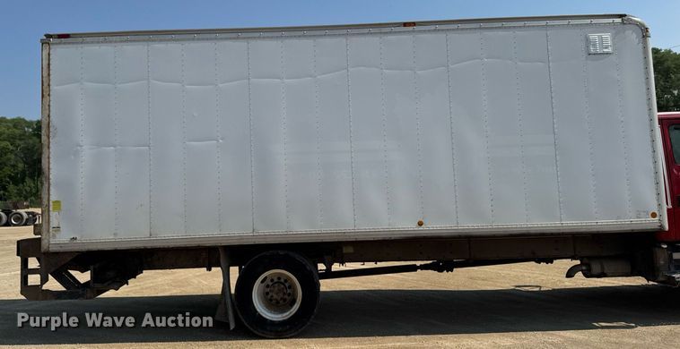 image for item DV2738 2000 Freightliner FL70 box truck