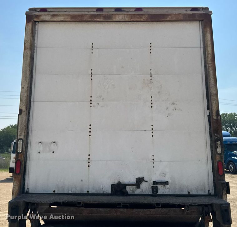 image for item DV2738 2000 Freightliner FL70 box truck
