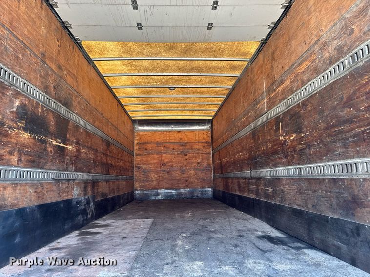 image for item DV2738 2000 Freightliner FL70 box truck