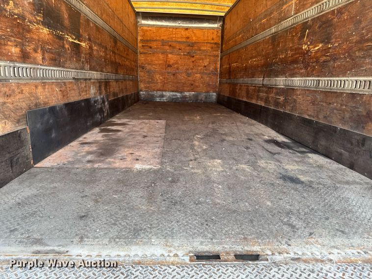 image for item DV2738 2000 Freightliner FL70 box truck