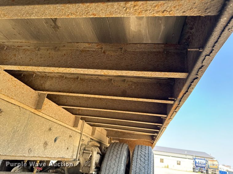 image for item DV2738 2000 Freightliner FL70 box truck