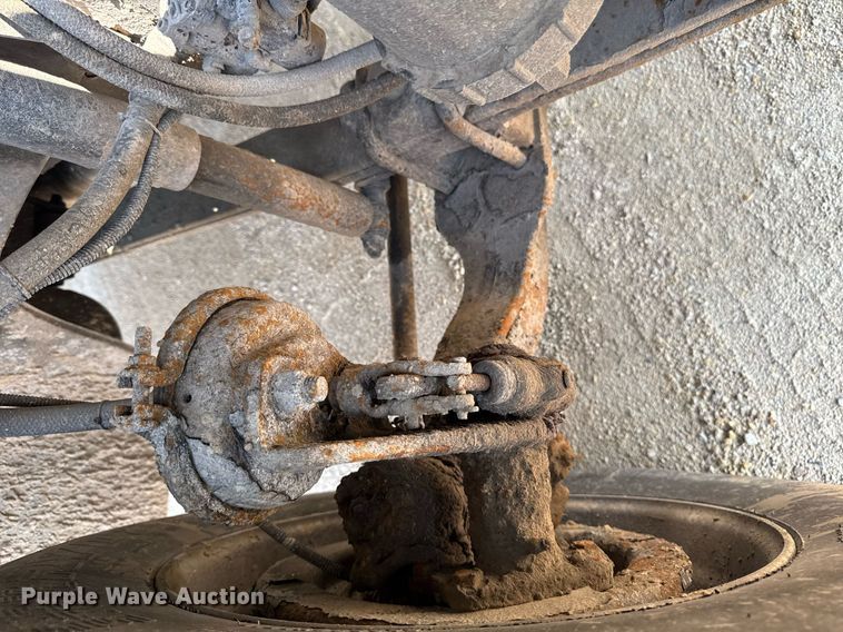 image for item DV2738 2000 Freightliner FL70 box truck