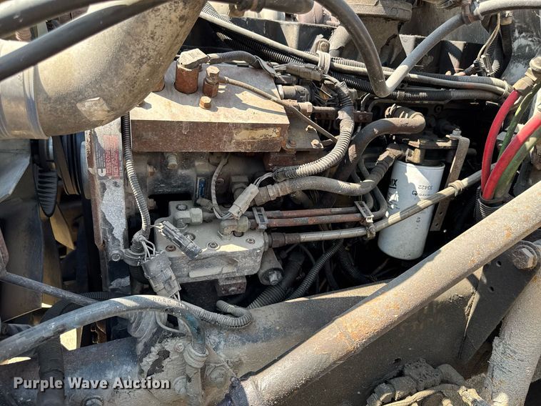 image for item DV2738 2000 Freightliner FL70 box truck