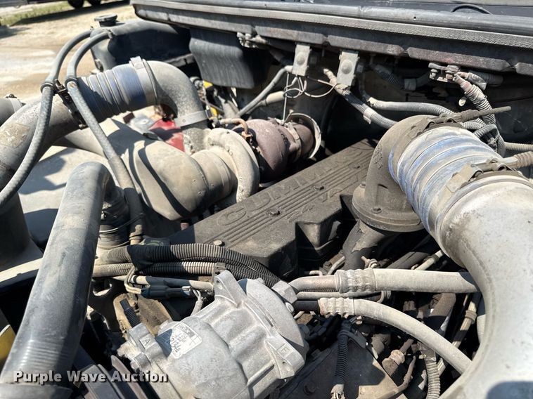 image for item DV2738 2000 Freightliner FL70 box truck