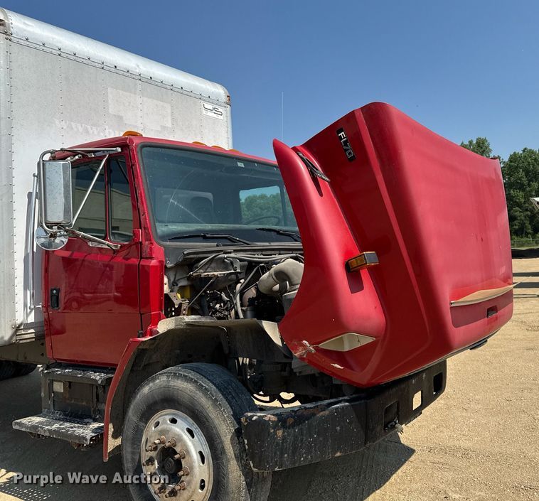 image for item DV2738 2000 Freightliner FL70 box truck