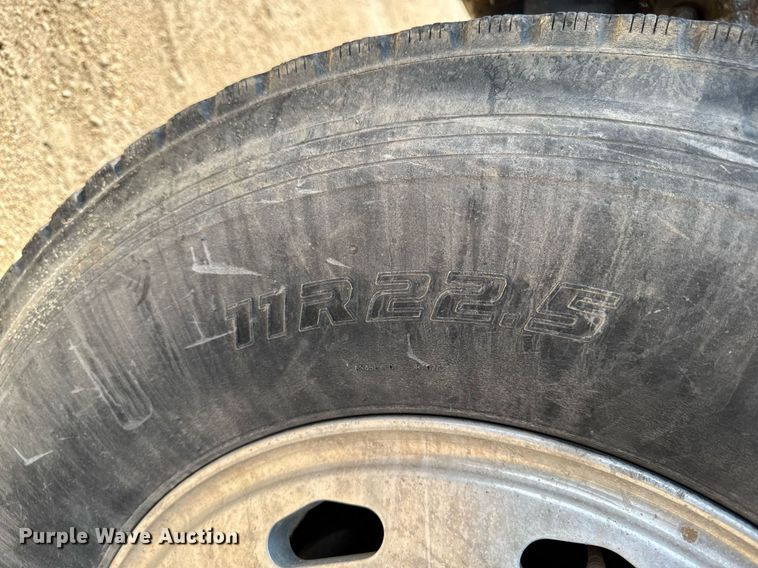 image for item DV2738 2000 Freightliner FL70 box truck