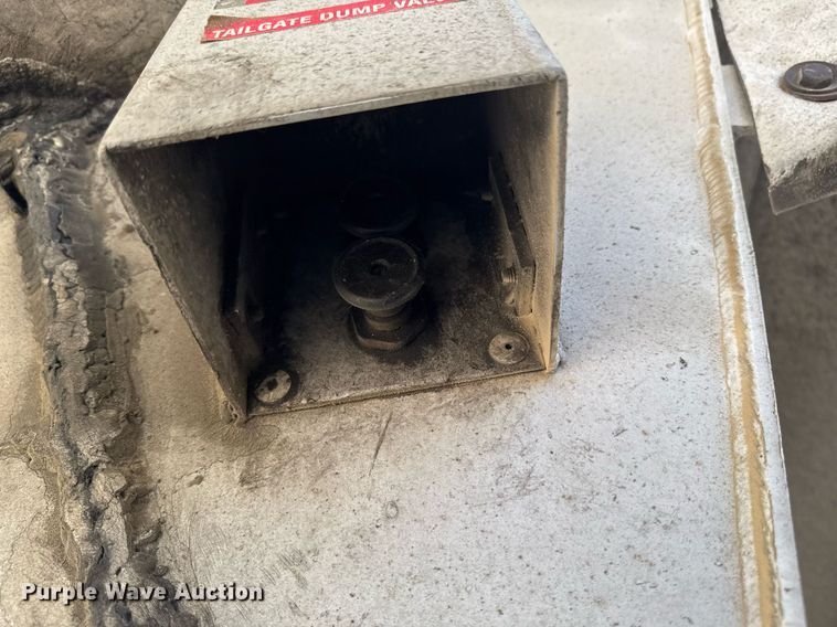 image for item DV2740 1994 Alumatech end dump trailer