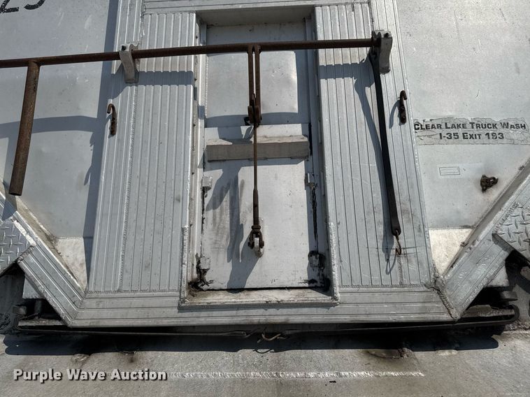 image for item DV2740 1994 Alumatech end dump trailer