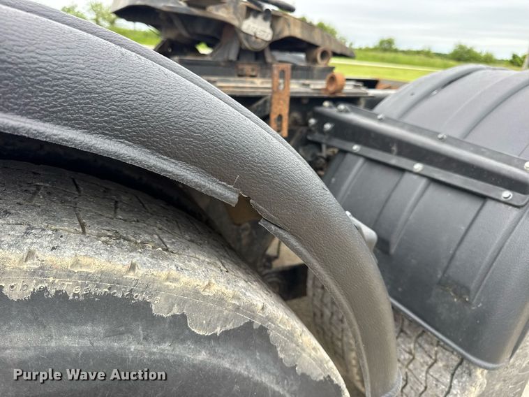 image for item DV4097 2014 Kenworth T800 semi truck