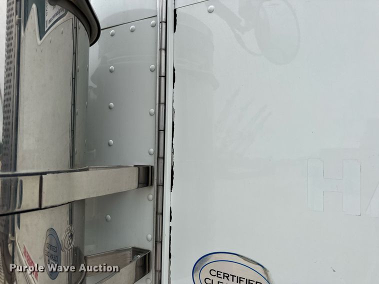 image for item DV4097 2014 Kenworth T800 semi truck