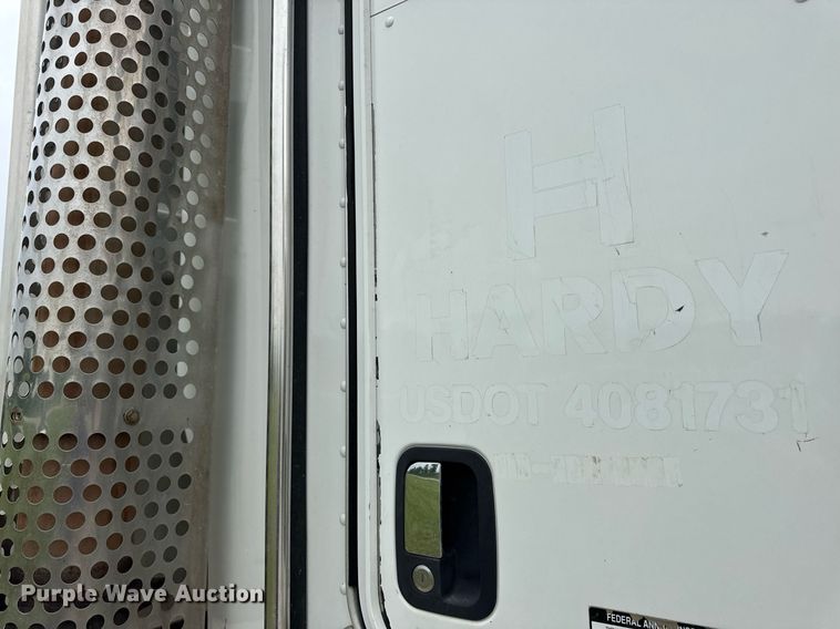 image for item DV4097 2014 Kenworth T800 semi truck