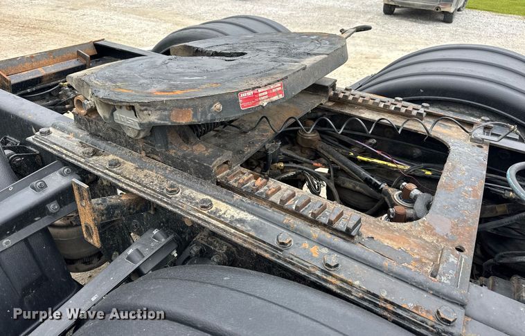 image for item DV4097 2014 Kenworth T800 semi truck