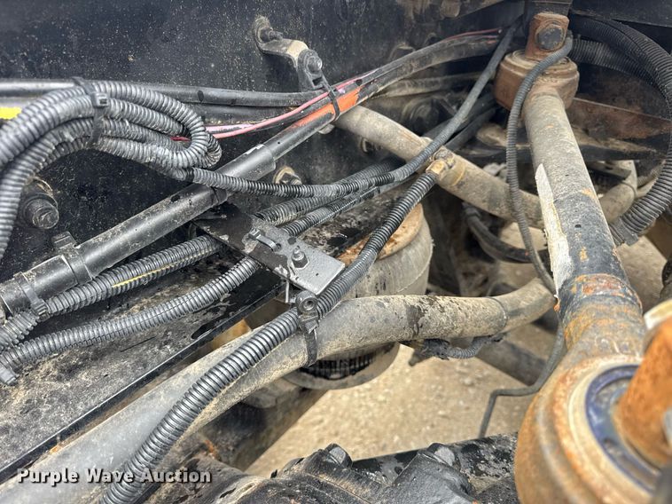 image for item DV4097 2014 Kenworth T800 semi truck