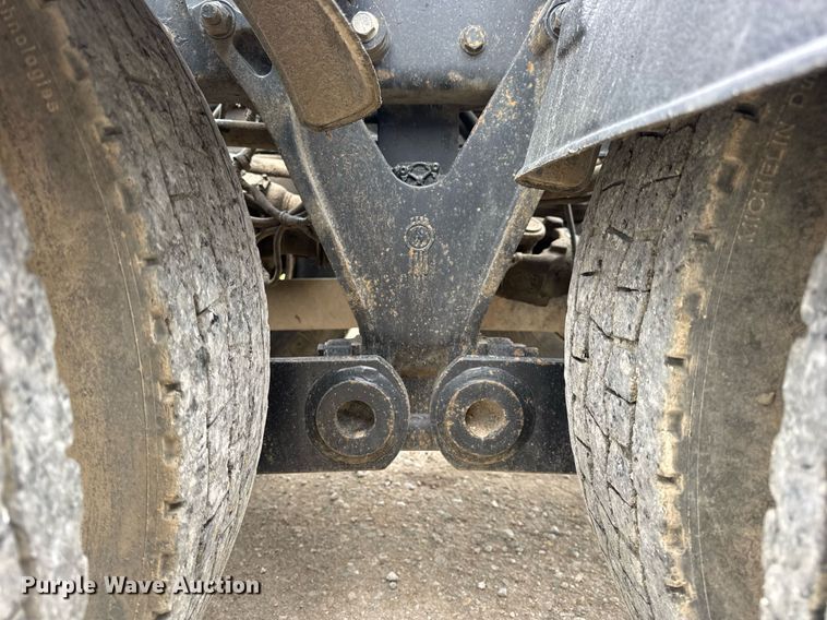 image for item DV4097 2014 Kenworth T800 semi truck