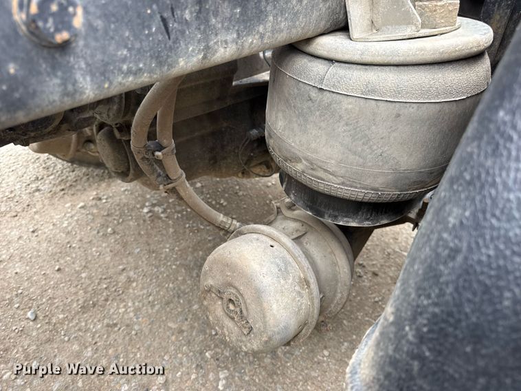 image for item DV4097 2014 Kenworth T800 semi truck