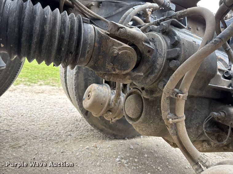 image for item DV4097 2014 Kenworth T800 semi truck