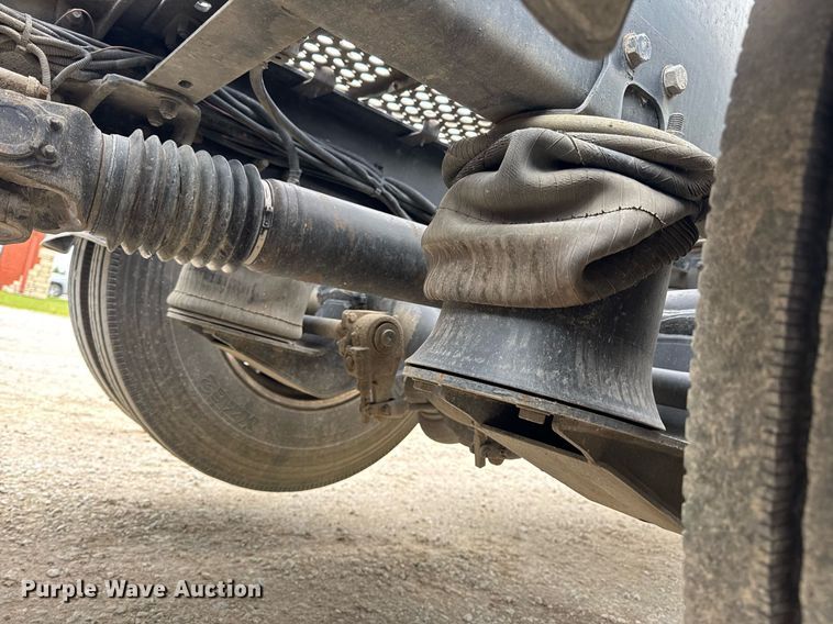 image for item DV4097 2014 Kenworth T800 semi truck