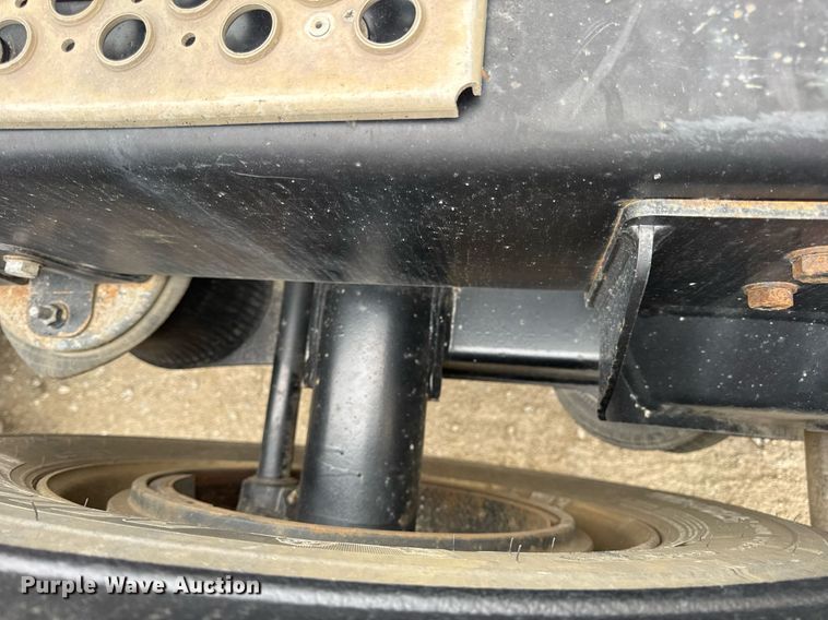 image for item DV4097 2014 Kenworth T800 semi truck