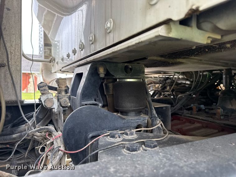 image for item DV4097 2014 Kenworth T800 semi truck