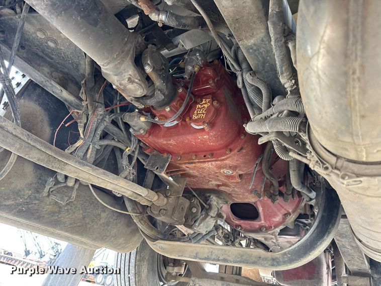 image for item DV4097 2014 Kenworth T800 semi truck