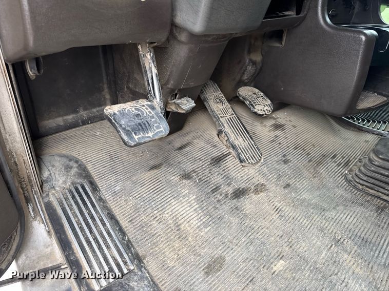 image for item DV4097 2014 Kenworth T800 semi truck