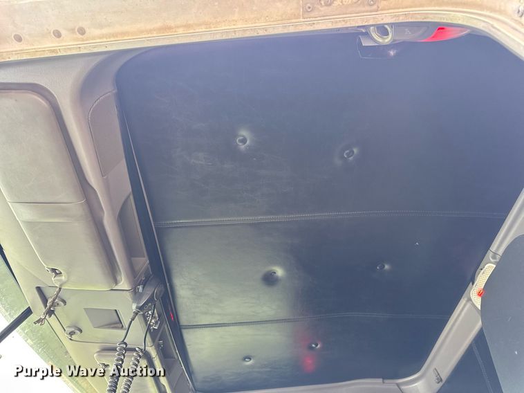 image for item DV4097 2014 Kenworth T800 semi truck