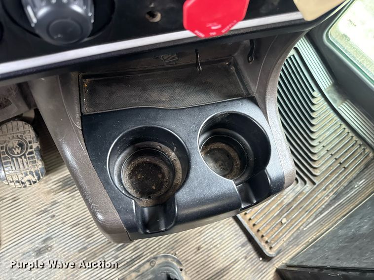 image for item DV4097 2014 Kenworth T800 semi truck