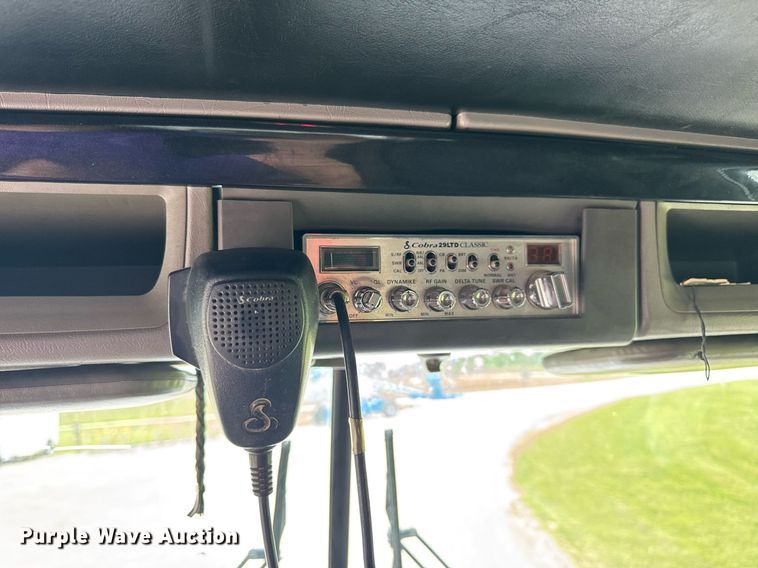 image for item DV4097 2014 Kenworth T800 semi truck