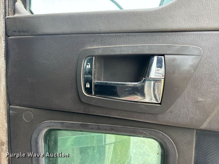 image for item DV4097 2014 Kenworth T800 semi truck