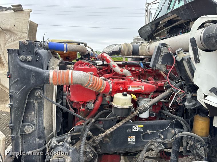 image for item DV4097 2014 Kenworth T800 semi truck