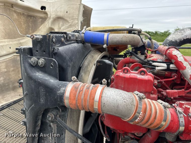 image for item DV4097 2014 Kenworth T800 semi truck