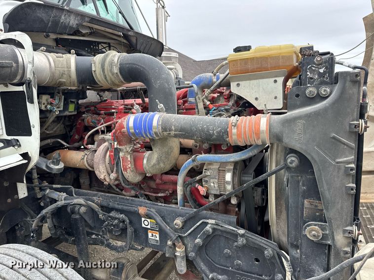 image for item DV4097 2014 Kenworth T800 semi truck