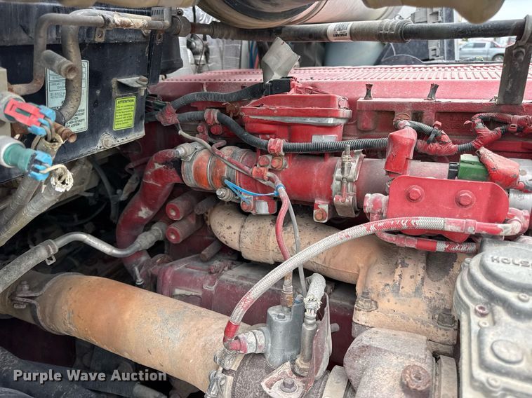 image for item DV4097 2014 Kenworth T800 semi truck