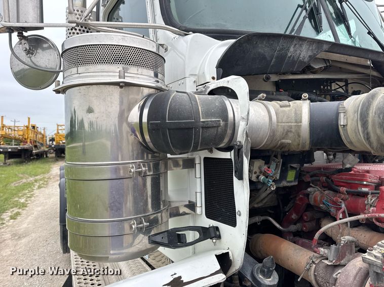 image for item DV4097 2014 Kenworth T800 semi truck