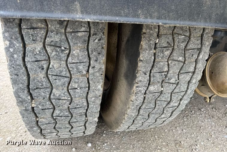 image for item DV4097 2014 Kenworth T800 semi truck