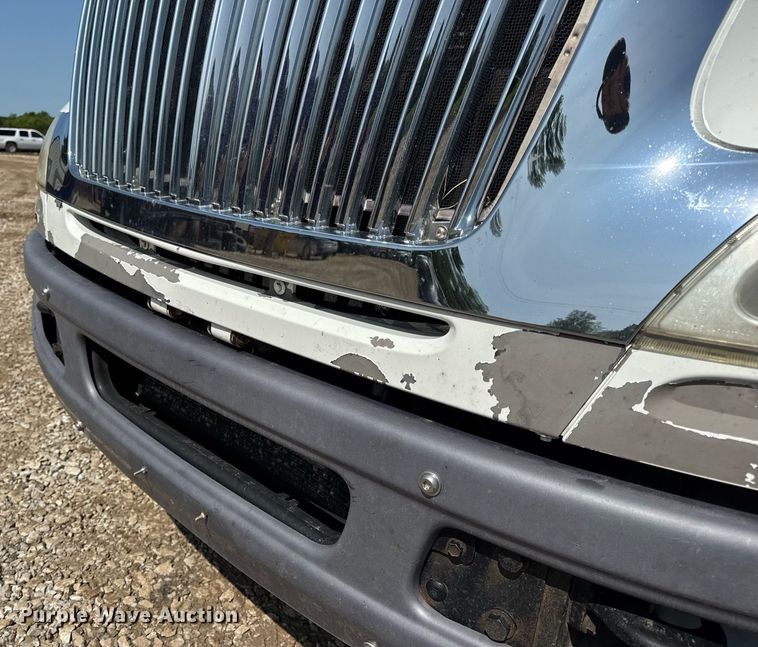 image for item DV4120 2013 International DuraStar 4300 truck cab and chassis