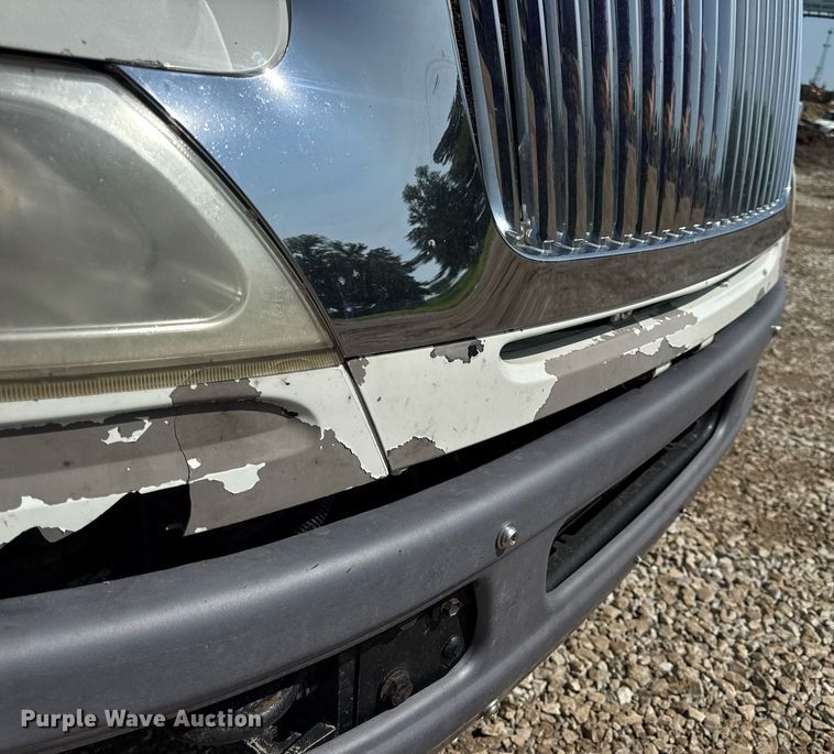 image for item DV4120 2013 International DuraStar 4300 truck cab and chassis