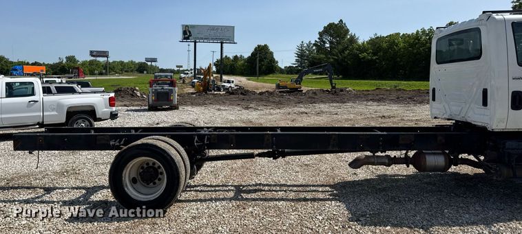 image for item DV4120 2013 International DuraStar 4300 truck cab and chassis