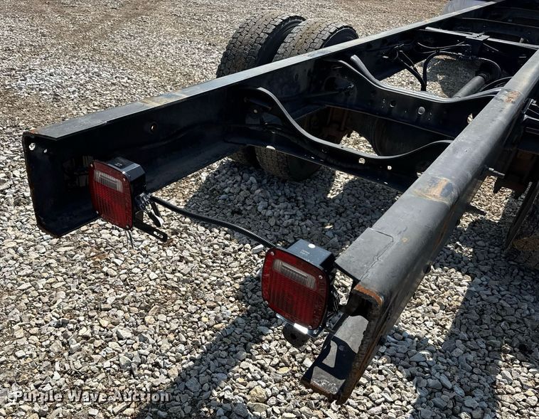 image for item DV4120 2013 International DuraStar 4300 truck cab and chassis