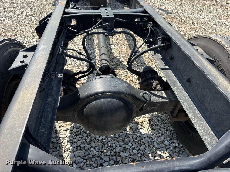 image for item DV4120 2013 International DuraStar 4300 truck cab and chassis