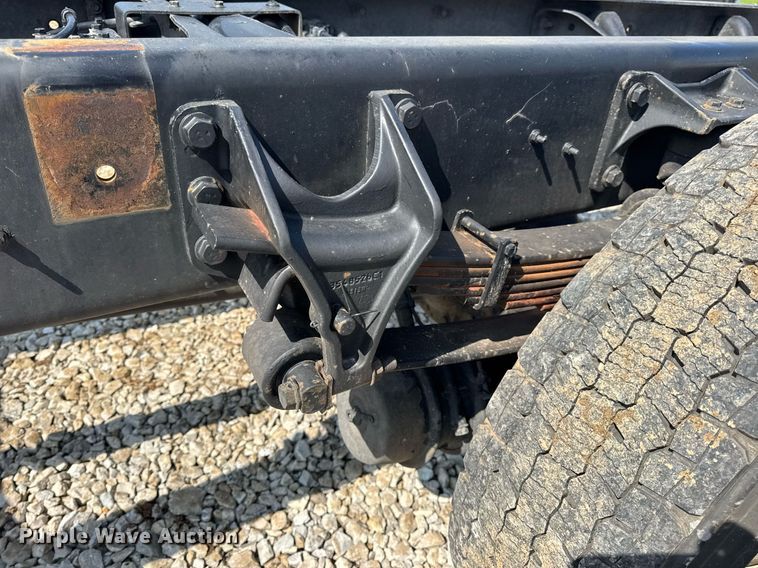 image for item DV4120 2013 International DuraStar 4300 truck cab and chassis