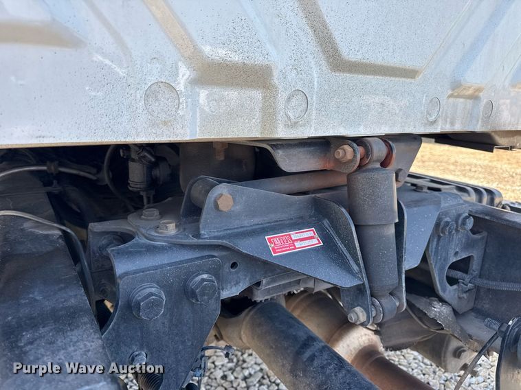 image for item DV4120 2013 International DuraStar 4300 truck cab and chassis