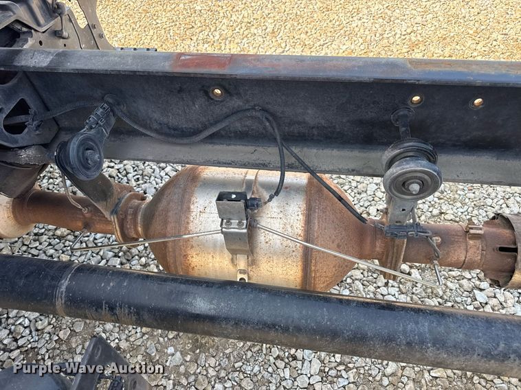 image for item DV4120 2013 International DuraStar 4300 truck cab and chassis