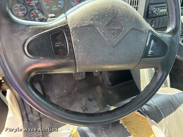 image for item DV4120 2013 International DuraStar 4300 truck cab and chassis