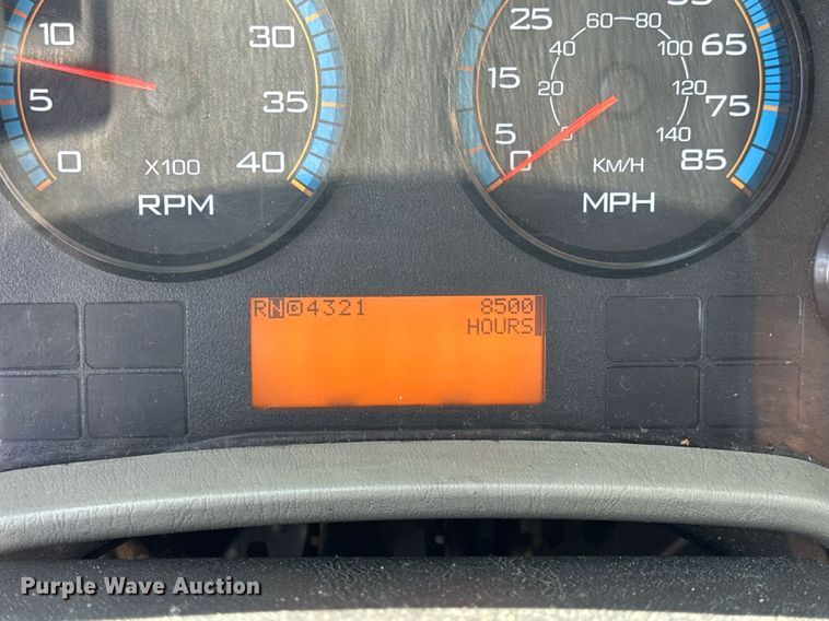 image for item DV4120 2013 International DuraStar 4300 truck cab and chassis